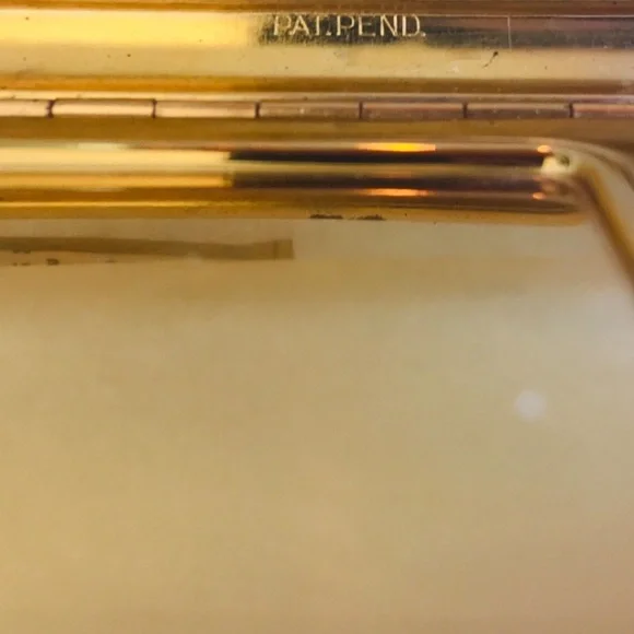 PATPEND Stamp 1940’s Miniature Suitcase Powder Compacts - Picture 7 of 11